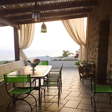 Holiday home Antico Dammuso Al Tramonto San Michele (Pantelleria)
