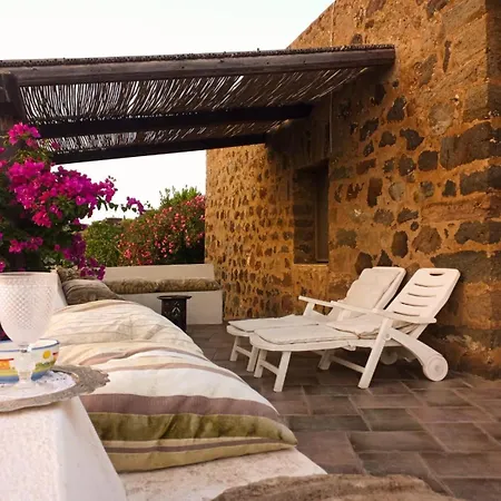 Antico Dammuso Al Tramonto * San Michele (Pantelleria)